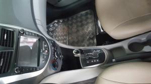 Bán Hyundai Accent 5 cửa số tự động nhập Hàn Quốc 2013 màu trắng biển Sài Gòn
