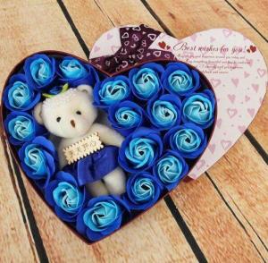 Hoa Hồng Sáp 17 Bông Kèm Gấu Trái Tim Có Hộp Giấy Sang Trọng
