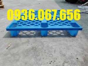 Thanh lý gấp 400 cái pallet nhựa cũ