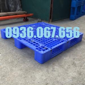 Thanh lý gấp 400 cái pallet nhựa cũ
