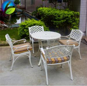 Bàn ghế cafe ngoài trời