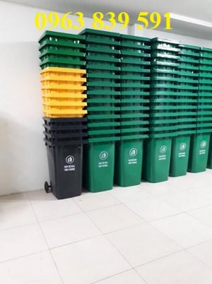 Thùng rác công nghiệp-thùng rác 120L-240L giá rẻ
