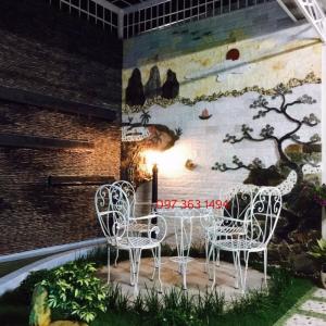 Bộ bàn ghế sắt sân vườn