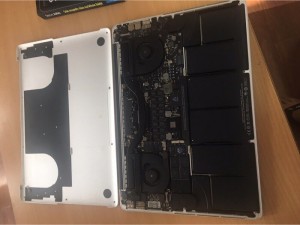 Bán macbook 15 ME664 i7/r8/ssd256 giá sốc!