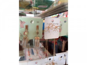 Bông tai dự tiệc
