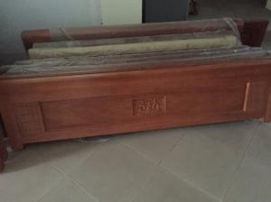 Giường Gỗ Còng