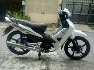 Xe Wawe a hq ld nhật màu trắng,bánh mâm