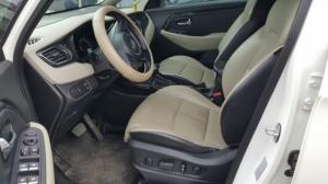 Bán Kia Rondo GATH 2.0AT màu trắng 2016 full options biển Sài Gòn