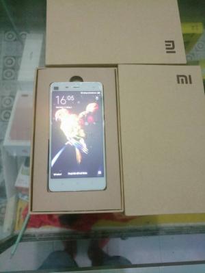 Xiaomi Mi4 ram 3gb fullbox Bh : 12 tháng