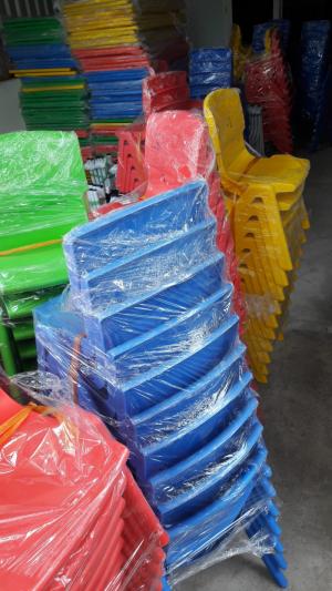 Bàn ghế siêu bền dành cho các bé mầm non
