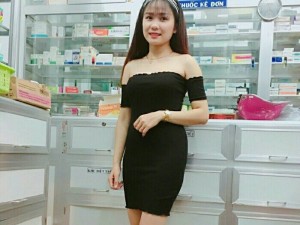 Đầm trễ vai