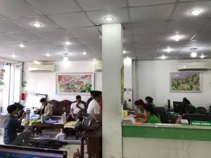 Trực tiếp đến văn phòng công ty In Kỹ Thuật Số để đặt in tờ rơi lấy liền - chúng tôi hỗ trợ tư vấn bạn đặt in tờ rơi lấy liền với chất liệu giấy, công nghệ in phù hợp nhất cho bạn