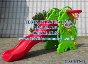 Cầu trượt nhập khẩu cho các bé tại các trường mầm non.
