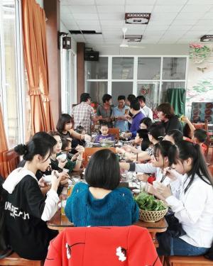 Hotline đặt bàn và món ăn: 093.461.1768 – 0211.3856668