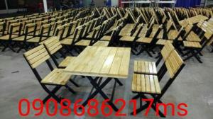 Bàn ghế gỗ chân sắt cần thanh lý