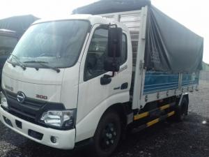 Xe tải hino XZU650L 1,9 tấn hạ tải vào thành phố