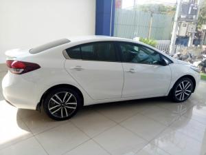 Kia Cerato 1.6l At