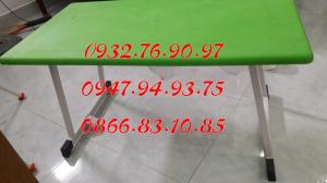 Bàn nhựa mầm non