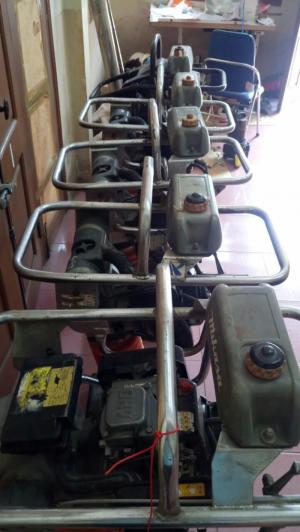 máy đầm cóc dùng để san lấp mặt bằng, mặt đường, cầu đường