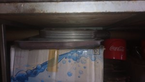 Máy ép ly va một số dụng cụ nấu quán ăn