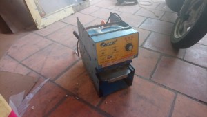 Máy ép ly va một số dụng cụ nấu quán ăn