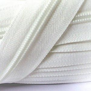 Dây khóa kéo nylon số 5 giá rẻ màu đen hoặc trắng 200 yards