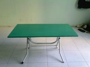 Bàn nhựa siêu rẻ dành cho các bé