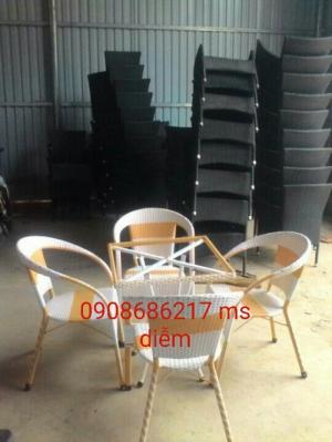 bàn ghế mây nhựa làm theo mẫu giá rẻ