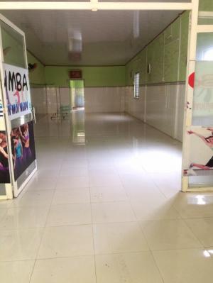 Bán nhà và nền nhà