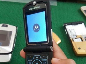 Điện thoại motorola V3i huyền thoại