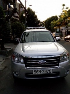 Cho Thuê Xe 7 Chỗ Ford Transit 2017