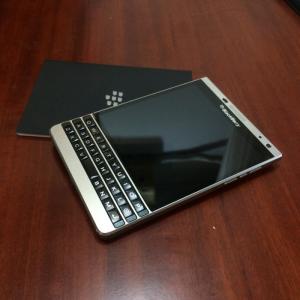 Blackberry Passport Silver - LikeNew