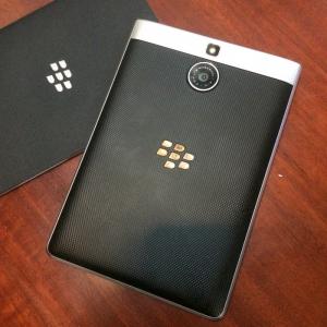Blackberry Passport Silver - LikeNew