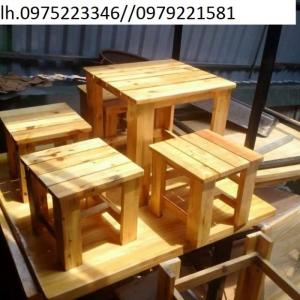 Bàn ghế gỗ mini để đâu đẹp đó
