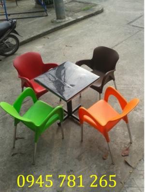 Thanh lí gấp 45 bộ bàn ghế cafe