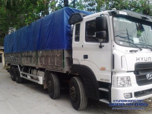 Xe tải 4 chân Hyundai HD320 thùng bạt nhập khẩu nguyên chiếc