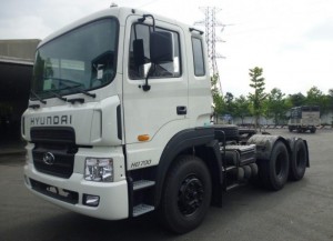 Đầu kéo Hyundai HD700 (340Ps)