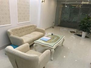 Mặt phố Nguyễn Khang, 50m, kinh doanh
