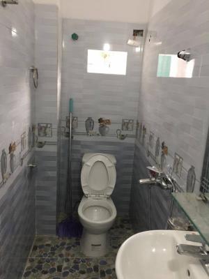 Bán Gấp nhà 2 tầng 1 tum ngõ phố Cô Đoài đường ô tô
