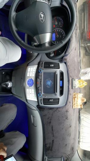 Bán Hyundai Avante 1.6AT màu bạc số tự động biển Sài Gòn đi 28000km