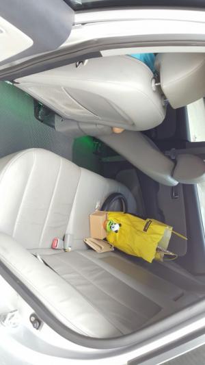 Bán Hyundai Avante 1.6AT màu bạc số tự động biển Sài Gòn đi 28000km