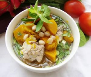 Canh bí đỏ hầm xương