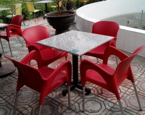 bán bàn ghế nhựa đúc đẹp giá rẻ nhất