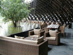 Thanh lí sofa giả mây chưa qua sử dụng .