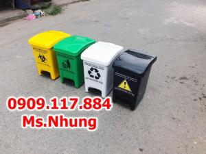 Thùng rác y tế 20 lít:
- Kích thước: 37,6 x 26,7 x 44,5 cm ± 1 cm.
- Màu sắc : Xanh lá, vàng, Trắng, đen
- Chất liệu : HDPE
- Hàng mới 100%