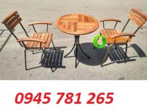 Bộ bàn ghế sân vườn fanxipan có tay vịn