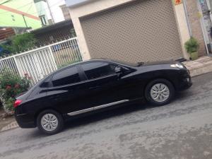 Cần bán xe Hyundai Avante 1.6 đời 2013 số sàn màu đen long lanh