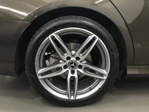 Bán xe Mercedes E300 AMG cũ màu nâu 2017 chạy 6732 Km như XE MỚI