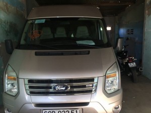 Xe 1 cặp Ford transit đời mới giá rẻ