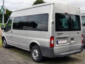 Ford An Đô bán xe Ford Transit đời 2018,màu bạc giá siêu hấp dẫn